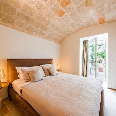 Helloapulia Charming Palazzo Clemente - Self-Catering Suites With Aircondition 莫诺波利 外观 照片