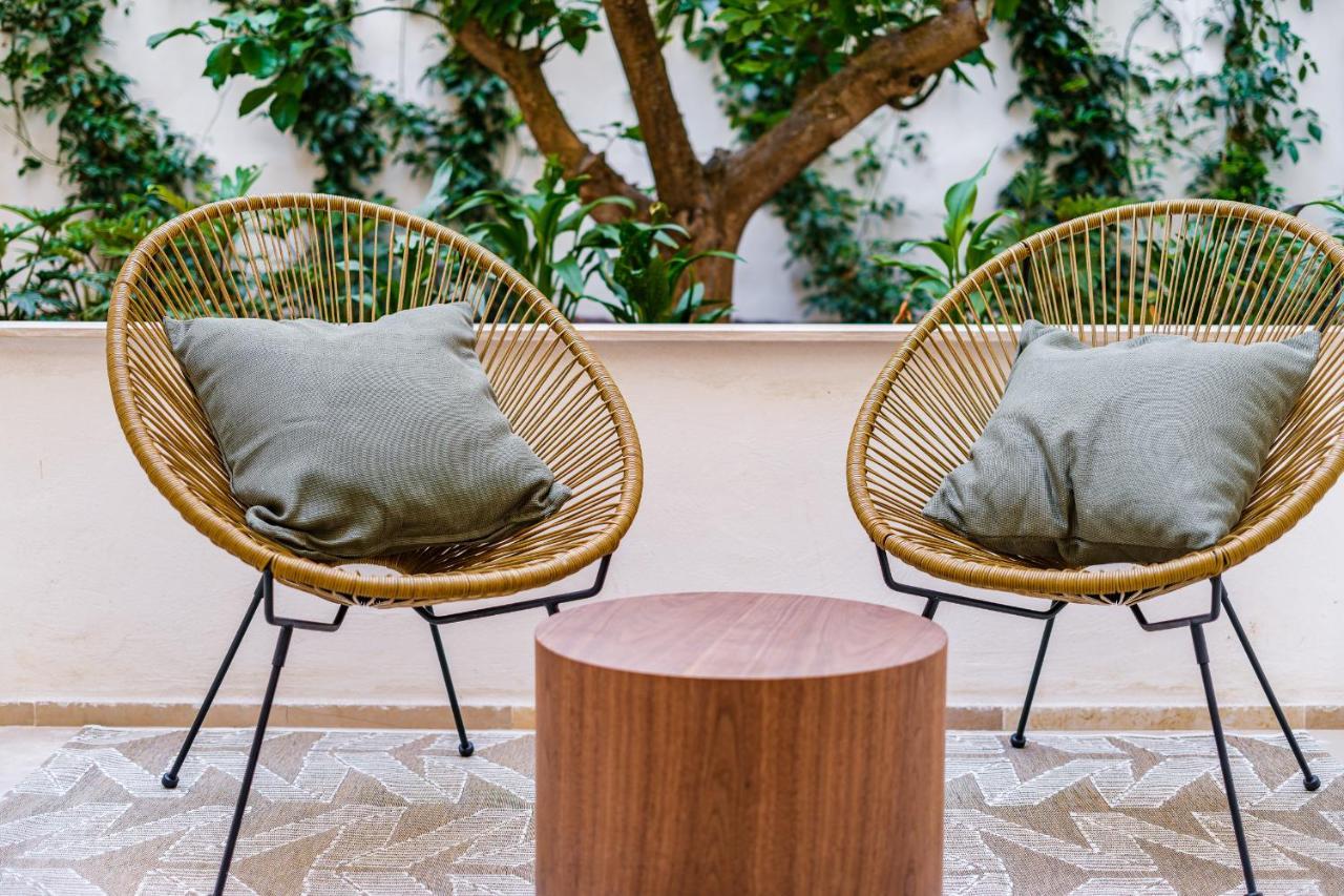 Helloapulia Charming Palazzo Clemente - Self-Catering Suites With Aircondition 莫诺波利 外观 照片