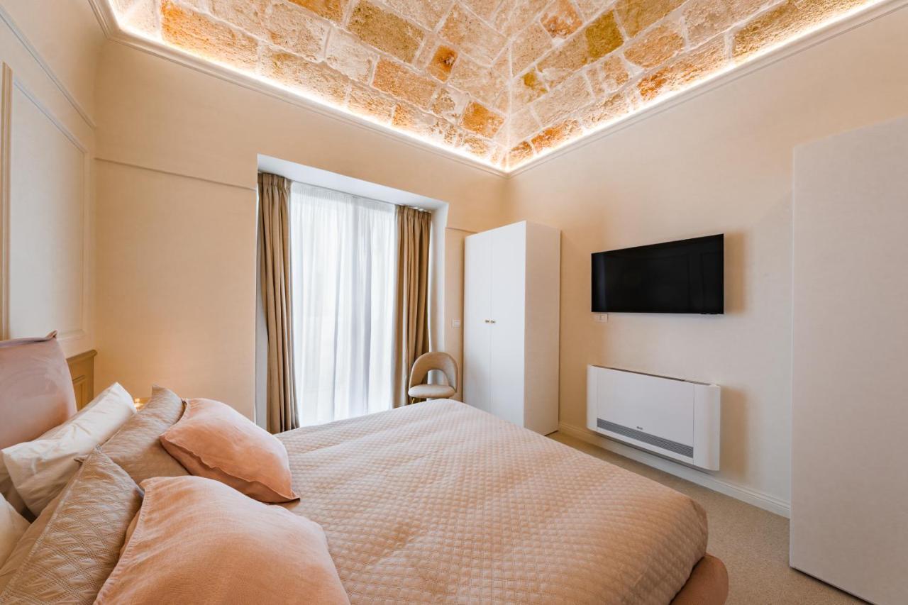 Helloapulia Charming Palazzo Clemente - Self-Catering Suites With Aircondition 莫诺波利 外观 照片