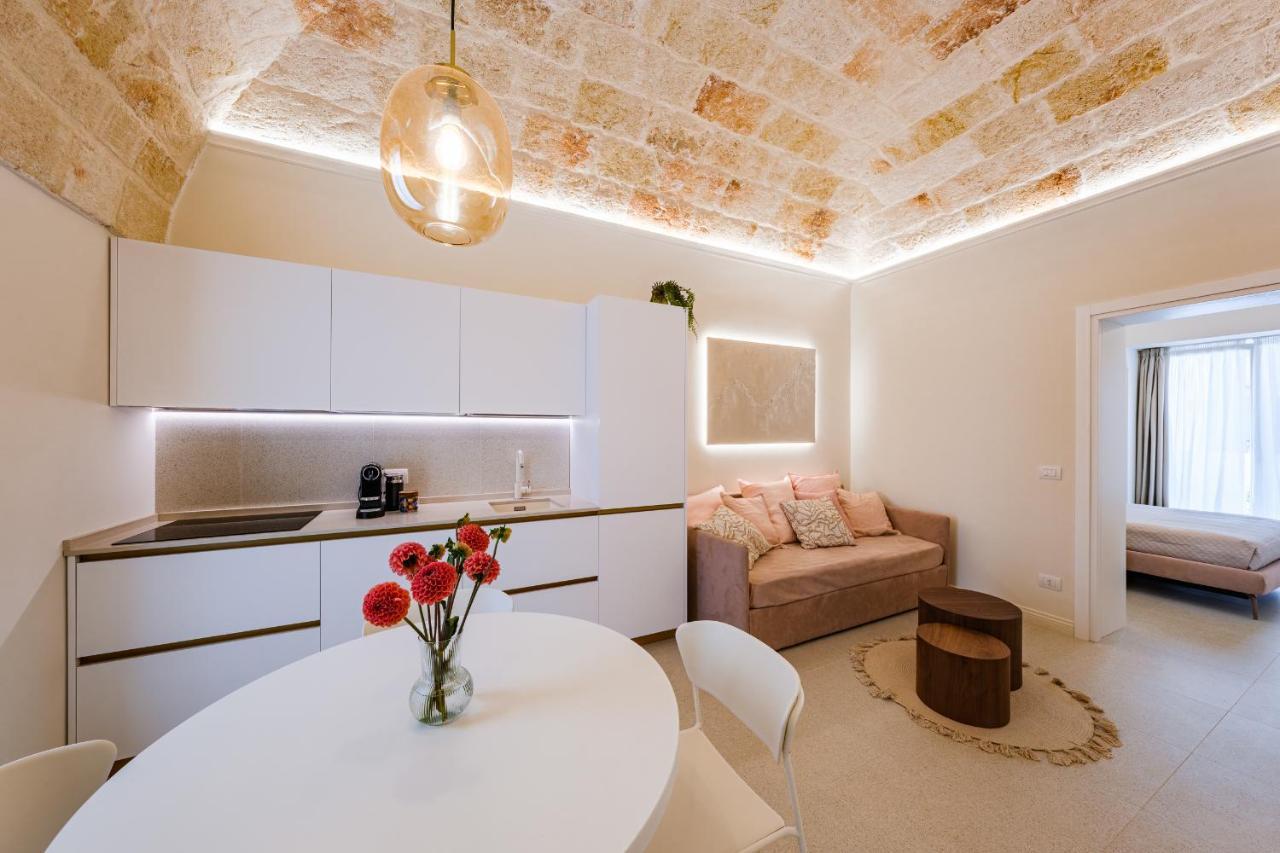 Helloapulia Charming Palazzo Clemente - Self-Catering Suites With Aircondition 莫诺波利 外观 照片