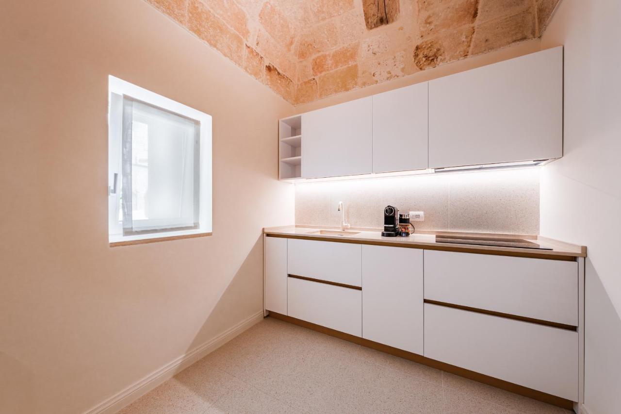 Helloapulia Charming Palazzo Clemente - Self-Catering Suites With Aircondition 莫诺波利 外观 照片