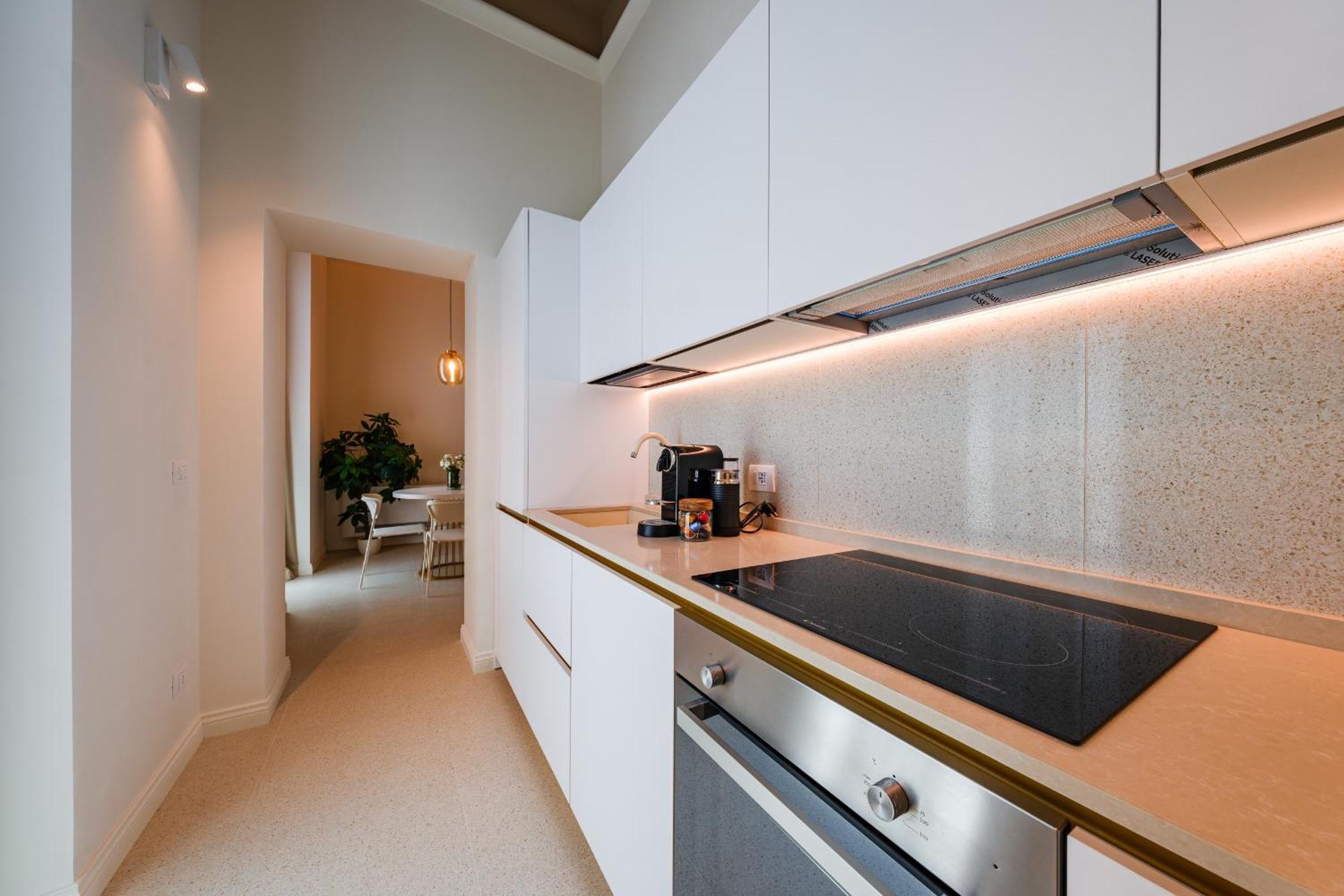 Helloapulia Charming Palazzo Clemente - Self-Catering Suites With Aircondition 莫诺波利 外观 照片