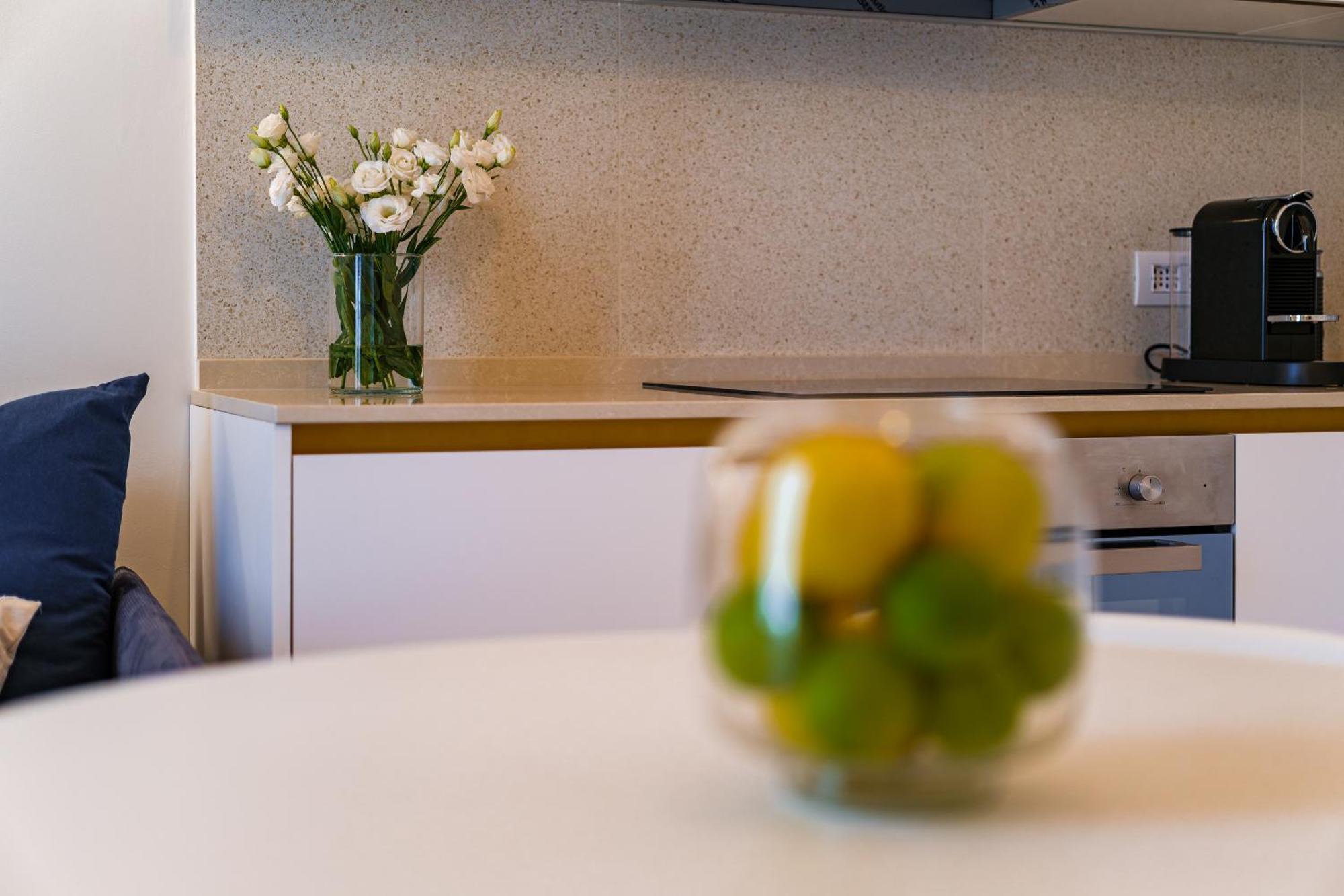 Helloapulia Charming Palazzo Clemente - Self-Catering Suites With Aircondition 莫诺波利 外观 照片